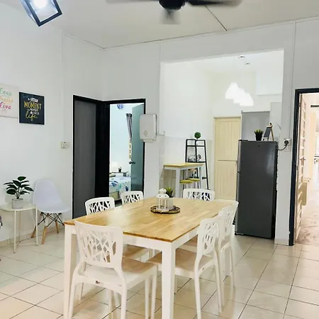 Eira Homestay Lost World Of Tambun M Uslim Only Ipoh Exterior photo